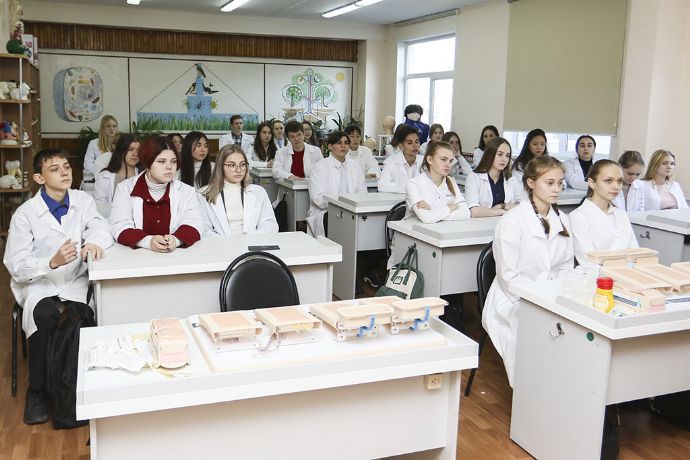 Медицинский класс школы № 12 получил новое оборудование для практических занятий