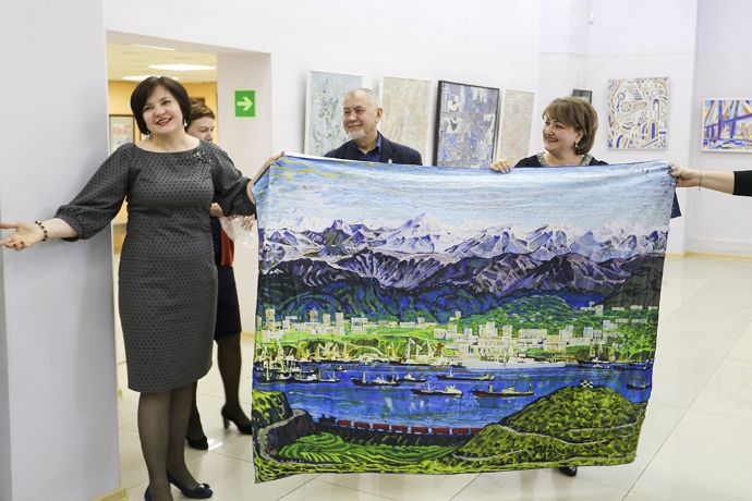 «Добро пожаловать!» - в «Вернисаже» открылась юбилейная выставка Александра Шалагина