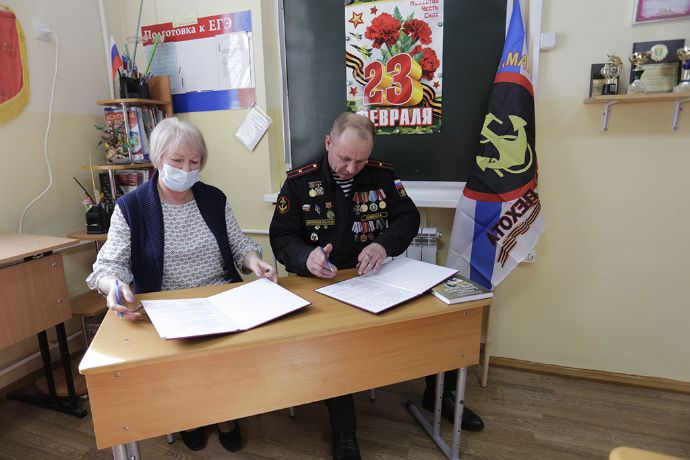 В Находке морские пехотинцы взяли шефство над школой