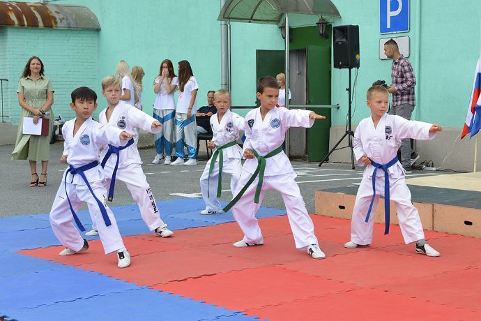 Лучшие спортсмены провели зарядку для жителей Находки