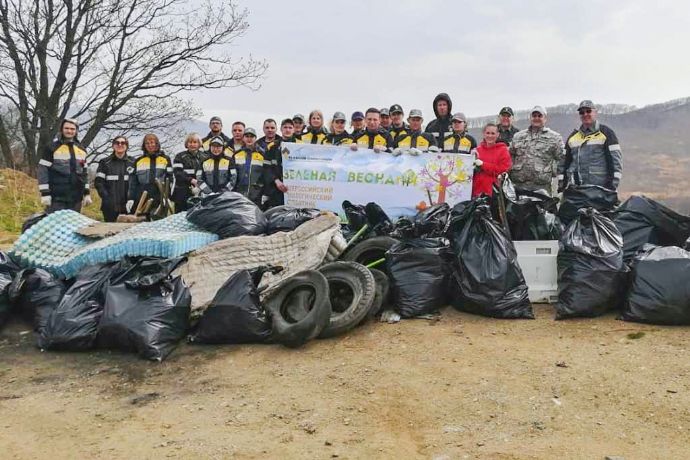 Жители Находки продолжают уборку общественных пространств в Находке и окрестностях