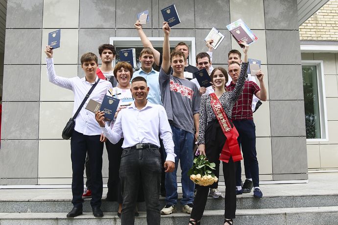 В Находкинском государственном гуманитарно-политехническом колледже состоялась церемония вручения дипломов