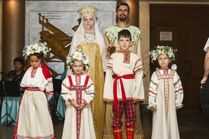С Всероссийским праздником Днём семьи, любви и верности поздравили находкинские семьи