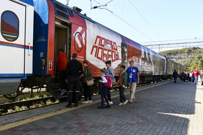 Более 2 тысяч находкинцев посетили уникальный «Поезд Победы»