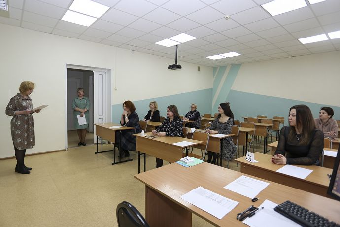 Родители находкинских выпускников прошли испытания ЕГЭ по русскому языку
