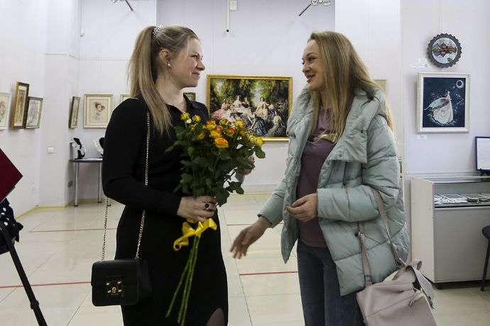 Уникальная выставка «Вышивать модно» ждет посетителей в галерее «Вернисаж»