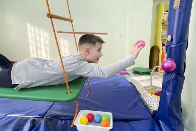Маленькие находкинцы получают помощь в «Сенсорной Мастерской»
