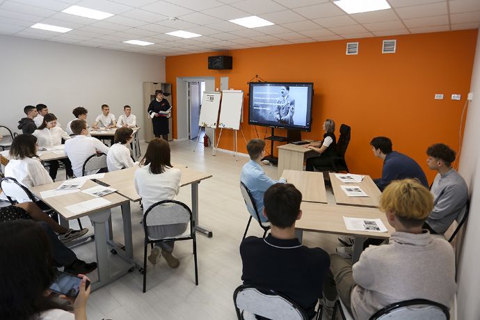 Чтобы помнили… Находкинские старшеклассники приняли участие в уроках «Без срока давности»