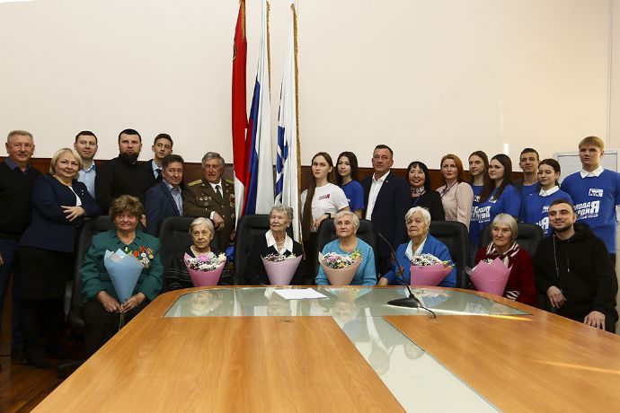 В Находке ветеранам-блокадникам вручили памятные знаки