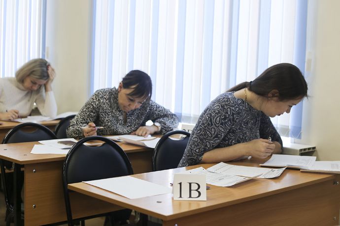 Родители выпускников сдали ЕГЭ по истории