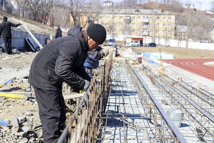 На стадионе «Водник» продолжается ремонт