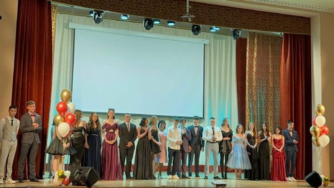 В этом году 687 одиннадцатиклассников получат аттестат о среднем общем образовании