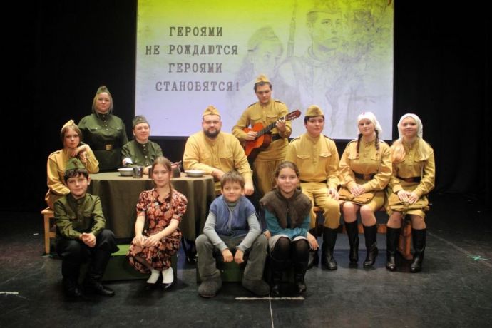 В посёлке Врангель показали спектакль о вере, любви и Победе