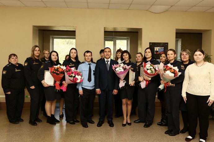 Глава Находки Тимур Магинский поздравил судебных приставов с их профессиональным праздником