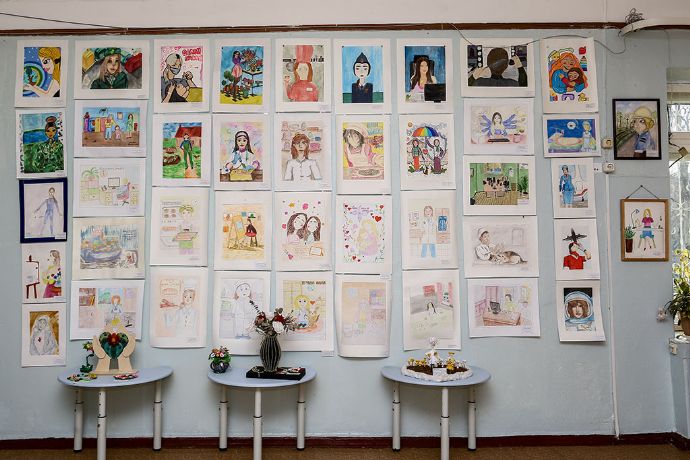 В Находке открылась выставка детских работ, посвященных мамам
