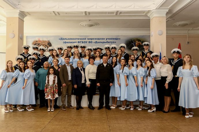 Старт в профессию: почти 300 первокурсников посвятили в студенты и курсанты ДМУ