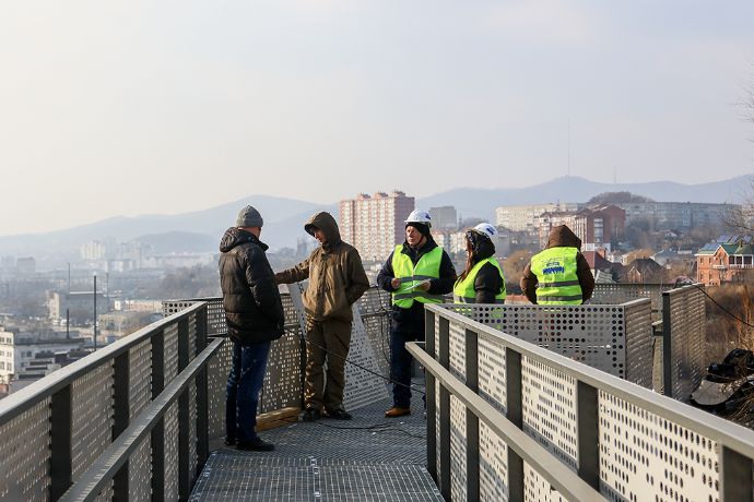Общественные наблюдатели Находки оценили ход работ в сквере «Панорамный» и на памятнике Победы