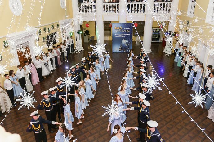 Бал, где рождается грация: старинные традиции поддерживаются в Находке