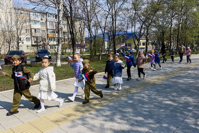 Находкинские школьники и дошколята встречают 80-летие Победы патриотическими акциями
