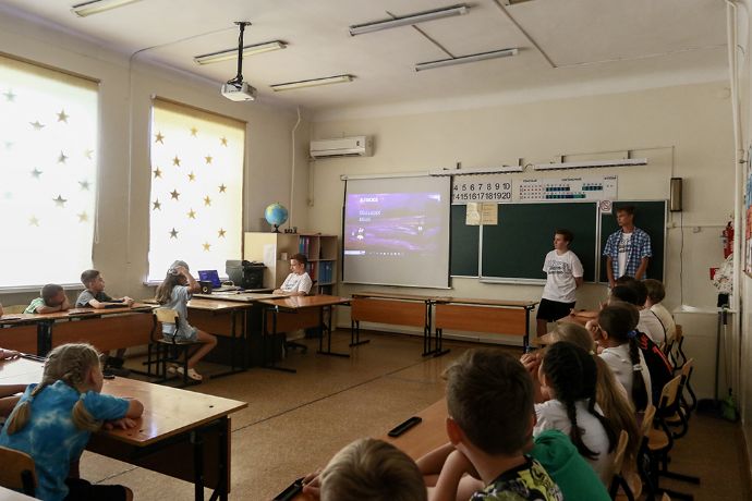 Студенты колледжей Находки проводят для школьников уроки безопасного поведения на воде