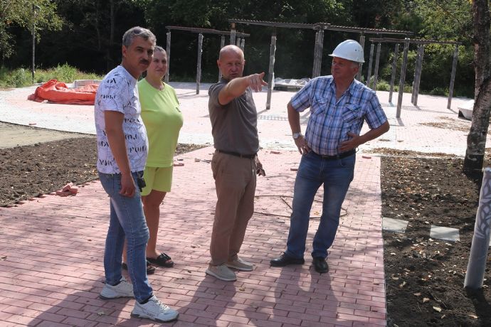 Сквер у муниципального Центра культуры Находки готов на 70 процентов