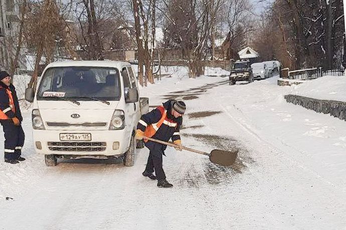Коммунальные службы Находки работают в круглосуточном режиме после снегопадов