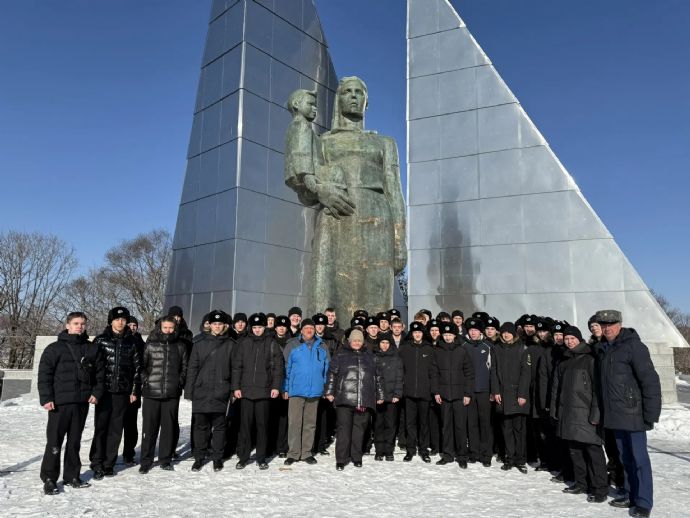 Память, застывшая во льдах: в Находке почтили память погибших моряков