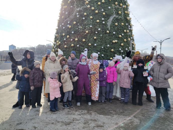 У городской ёлки на озере Солёном прошли "Новогодние забавы"