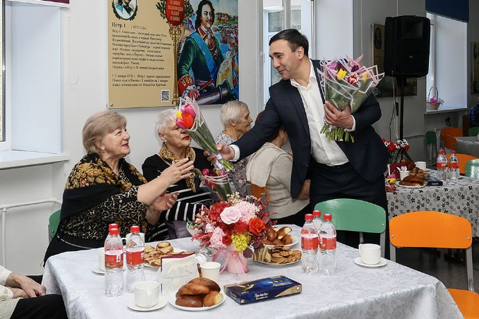 В Находке чествовали легендарных педагогов