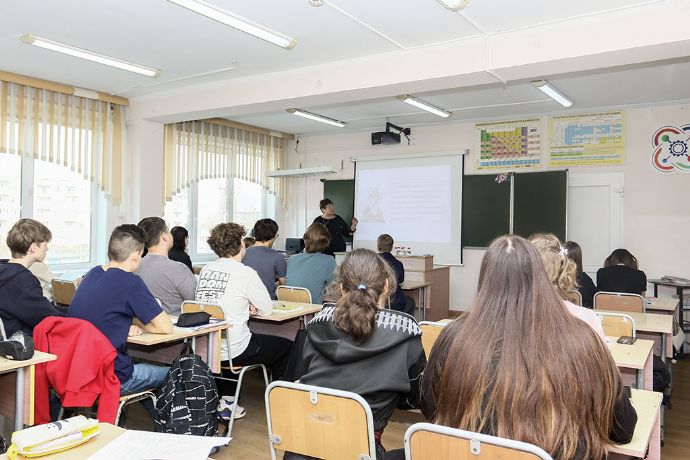 Педагоги, бизнес и одаренные школьники провели «умные каникулы»