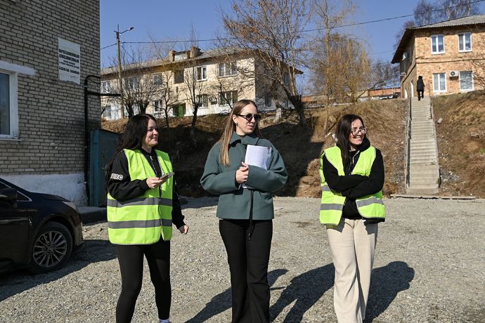 Как обновляют внутридворовые проезды в Находкинском округе